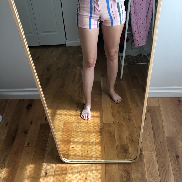 New with tags pink striped shorts from Simons - Picture 2 of 3